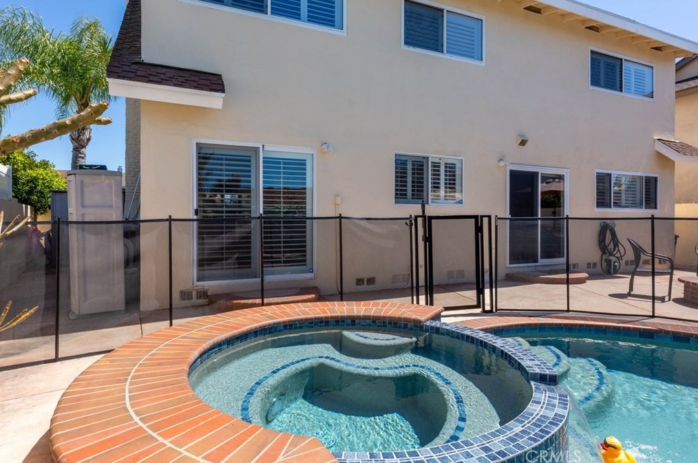 8201 Santa Margarita Ln, Buena Park CA  90623-2218 exterior