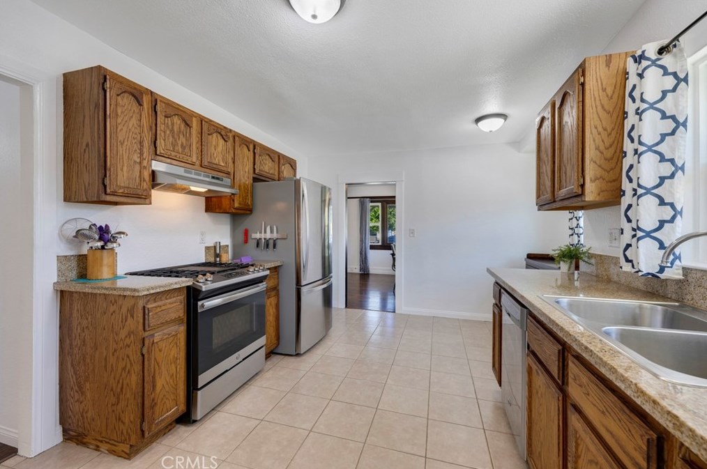 668 Texas St, Pomona CA  91768-3540 exterior