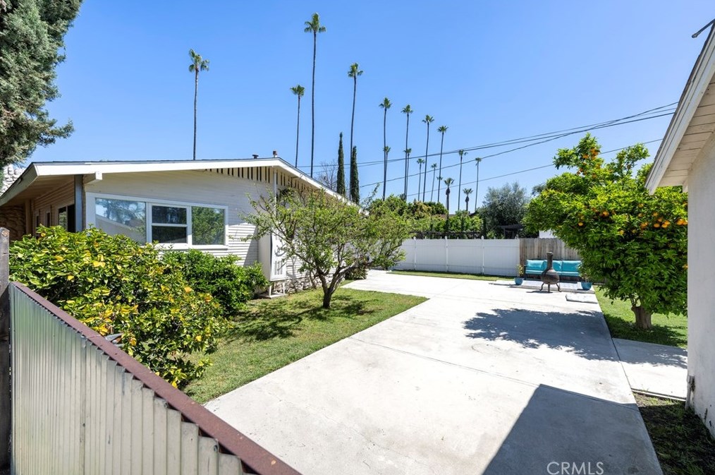 668 Texas St, Pomona CA  91768-3540 exterior