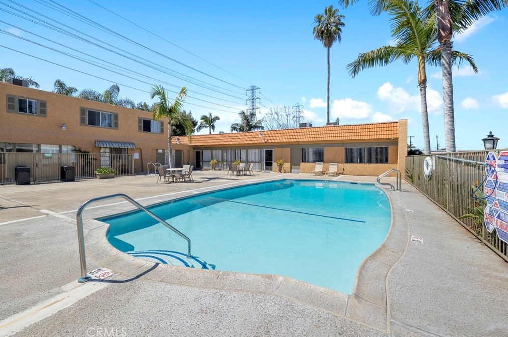 1616 Euclid St, Anaheim CA  92802-2430 exterior