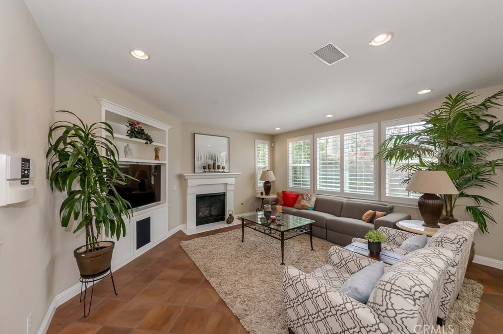 1320 Marigold Ave, La Habra CA  90631-9252 exterior