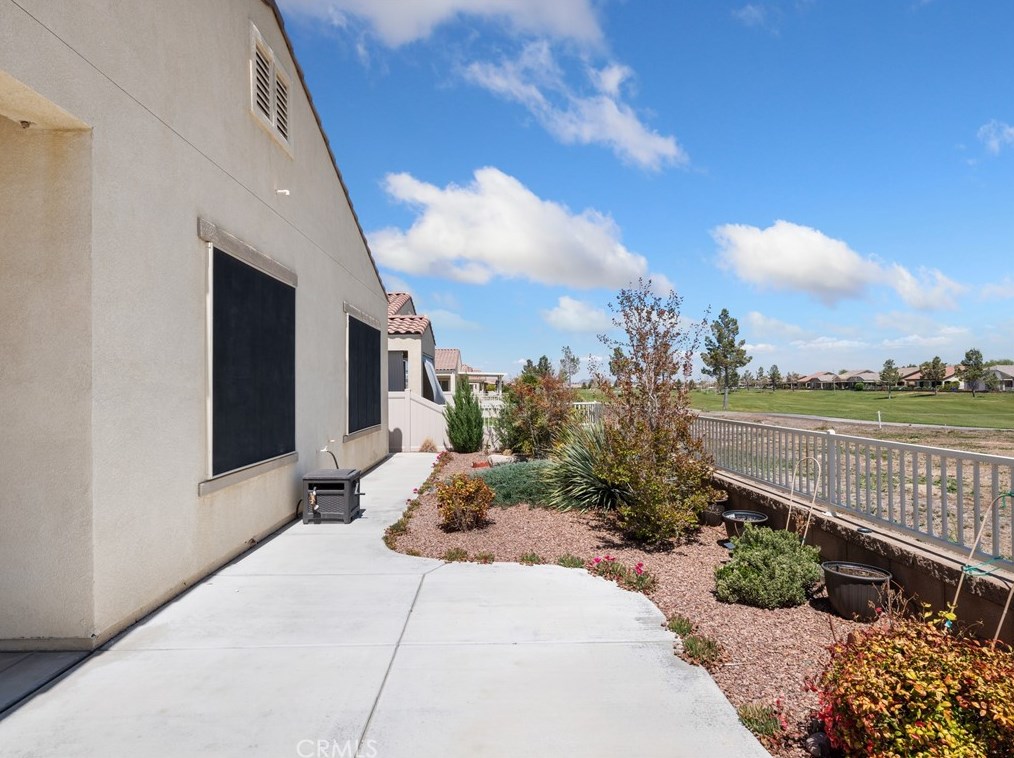 10575 Green Valley Rd, Apple Valley CA  92308-3689 exterior