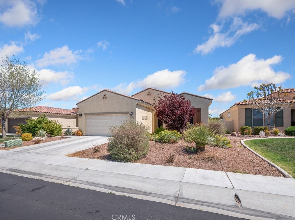 10575 Green Valley Rd, Apple Valley CA  92308-3689 exterior