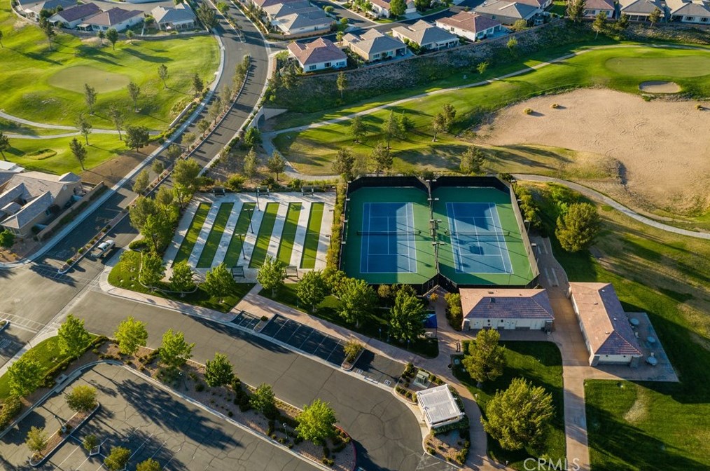 10575 Green Valley Rd, Apple Valley CA  92308-3689 exterior