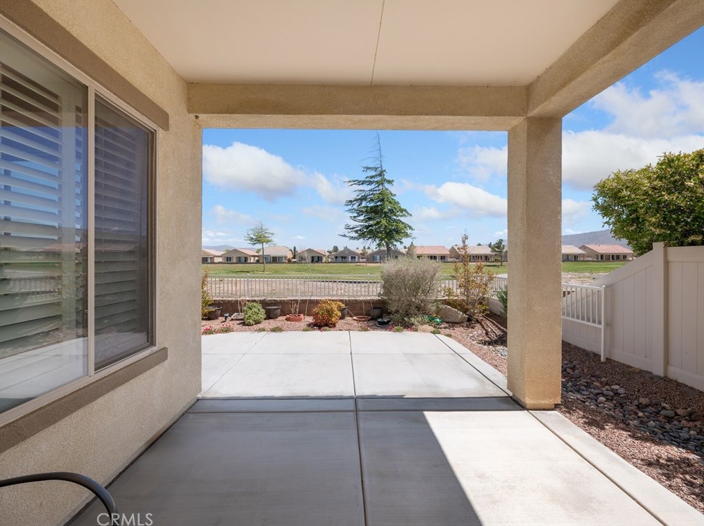10575 Green Valley Rd, Apple Valley CA  92308-3689 exterior