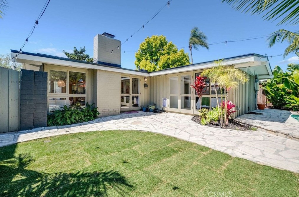 3146 Lees Ave, Long Beach CA  90808-4217 exterior