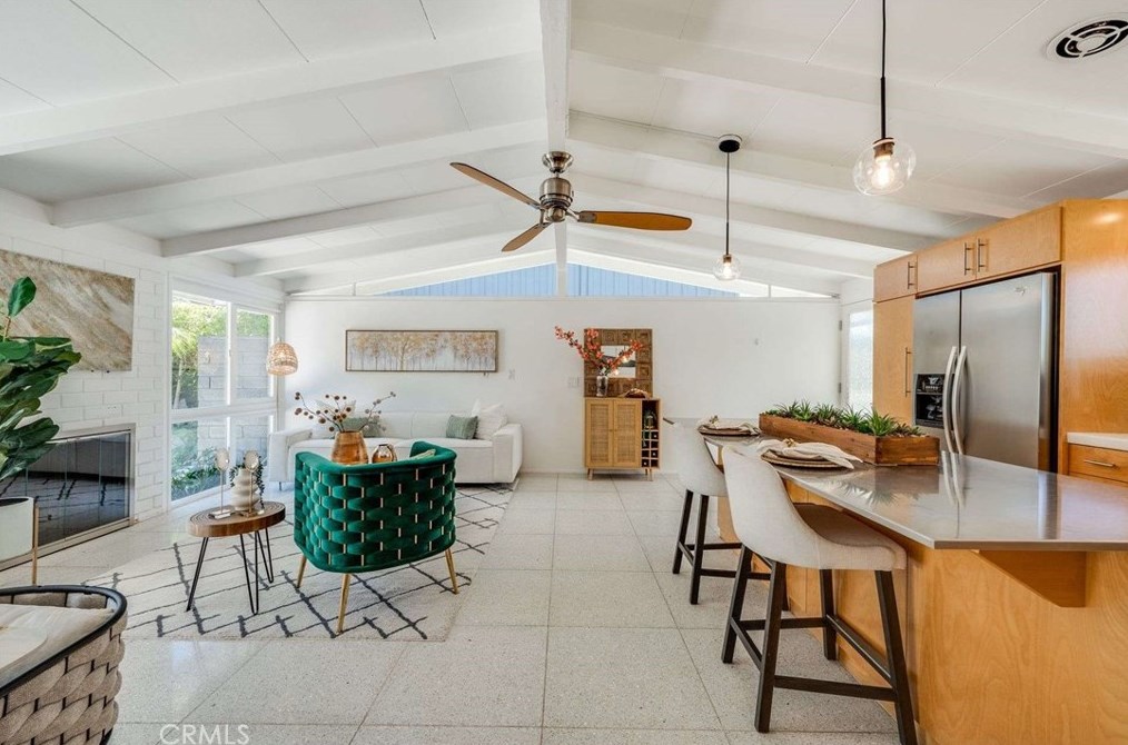 3146 Lees Ave, Long Beach CA  90808-4217 exterior