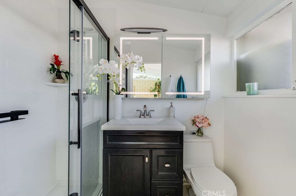 3146 Lees Ave, Long Beach CA  90808-4217 exterior