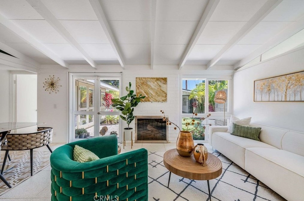 3146 Lees Ave, Long Beach CA  90808-4217 exterior