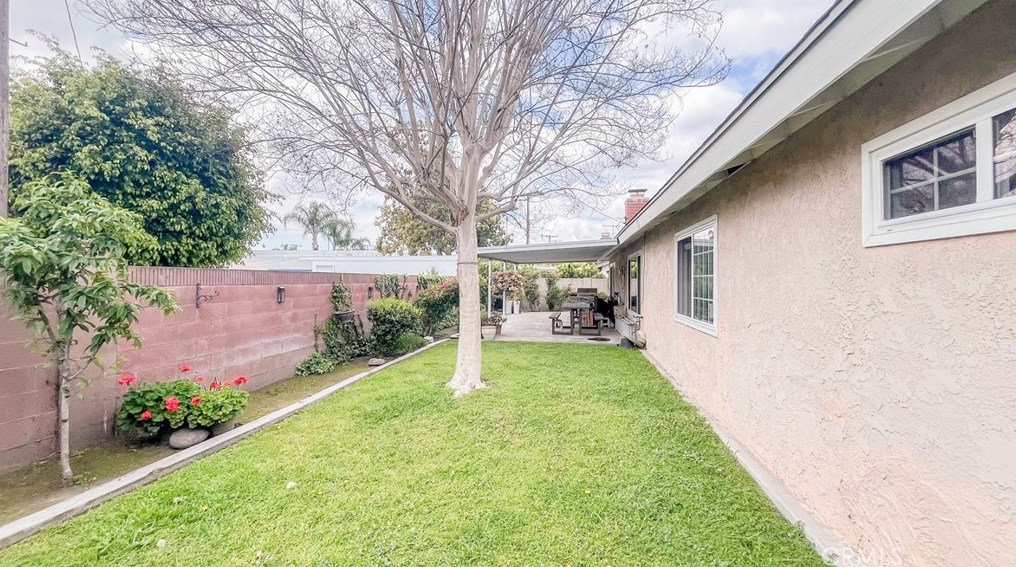 1924 Chateau Ave, Anaheim CA 92804-4411 exterior