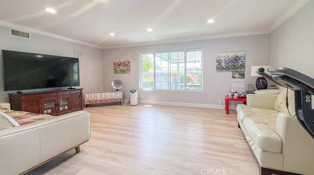 1924 Chateau Ave, Anaheim CA 92804-4411 exterior