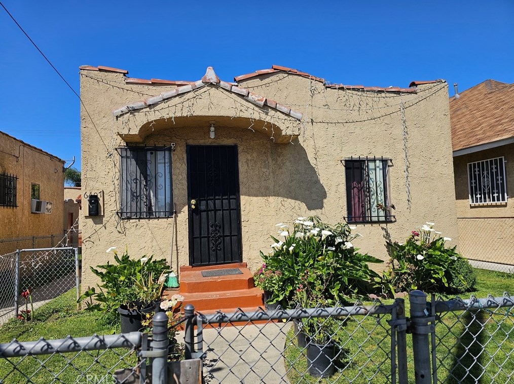 6401 Converse Ave, Los Angeles CA  90001-1411 exterior