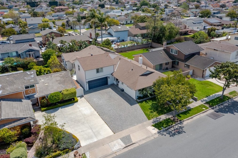 16396 Sandalwood St, Santa Ana CA  92708-1941 exterior