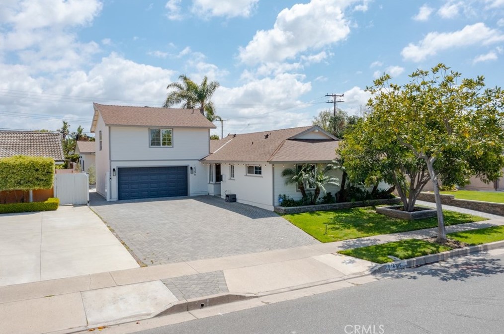 16396 Sandalwood St, Santa Ana CA  92708-1941 exterior
