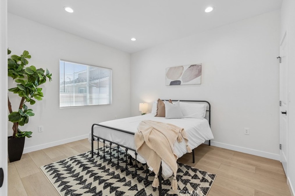 16396 Sandalwood St, Santa Ana CA  92708-1941 exterior