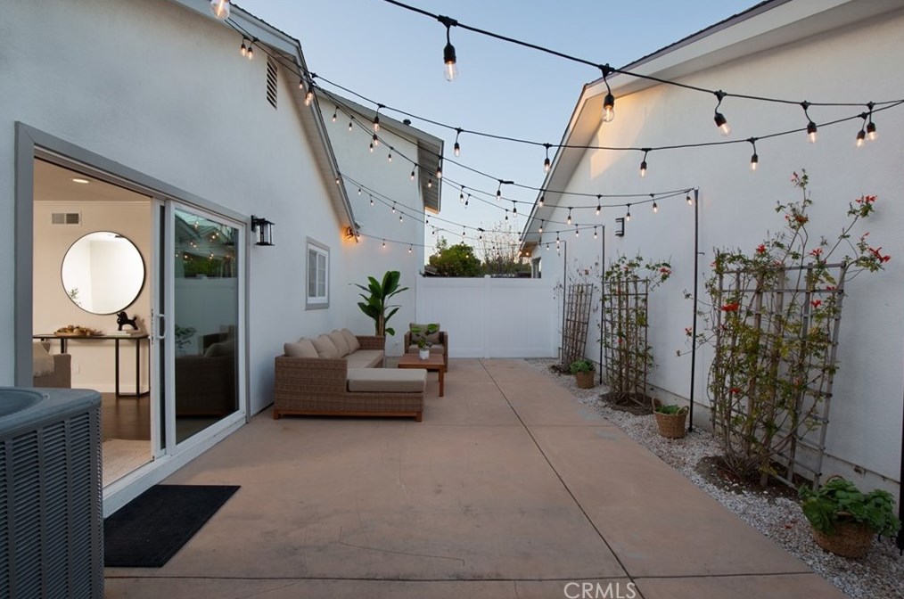 16396 Sandalwood St, Santa Ana CA  92708-1941 exterior