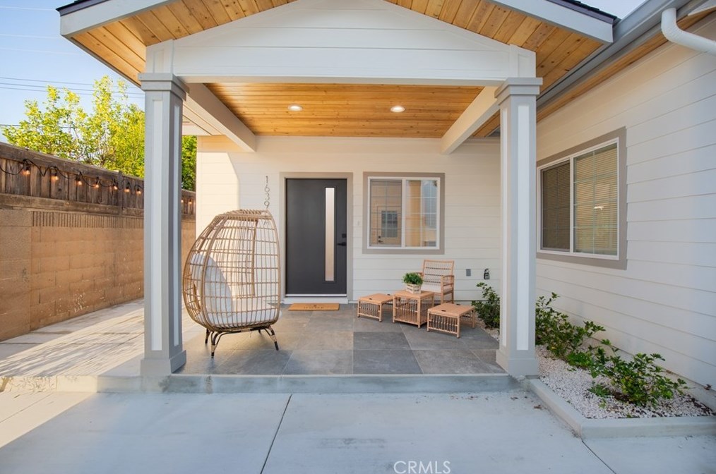 16396 Sandalwood St, Santa Ana CA  92708-1941 exterior