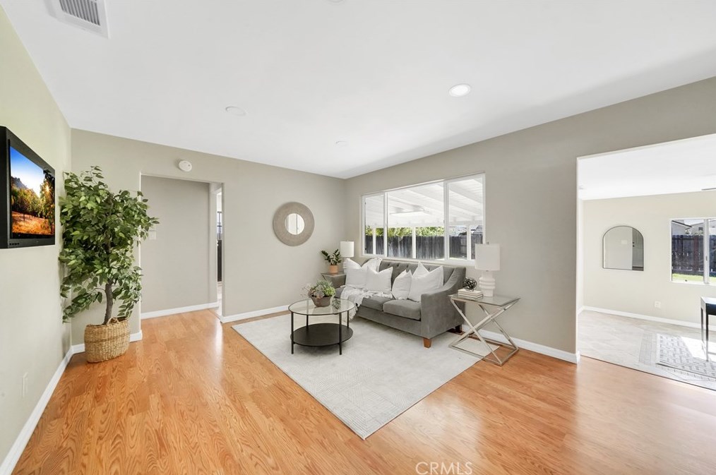 6218 Eglise Ave, Pico Rivera CA  90660-3334 exterior