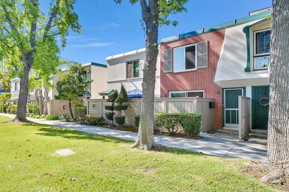 8126 Firth Grn, Buena Park CA  90621-1315 exterior
