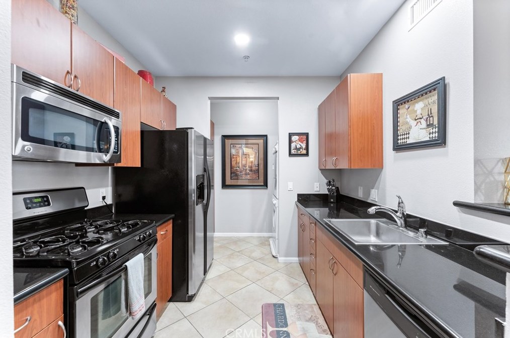 1801 Katella Ave, Anaheim CA  92804-6620 exterior