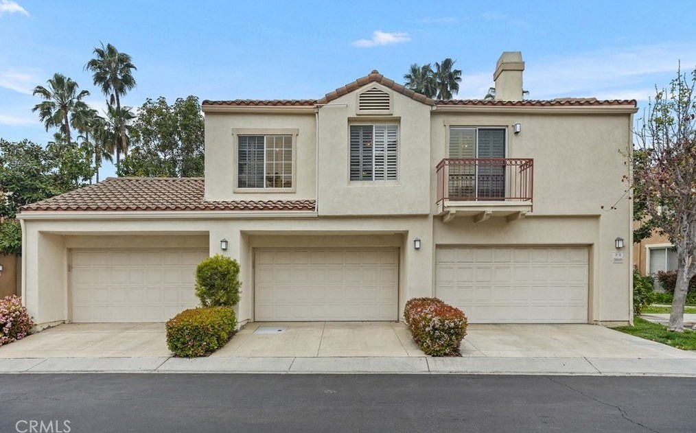 180 Chandon, Laguna Beach CA  92677-5735 exterior