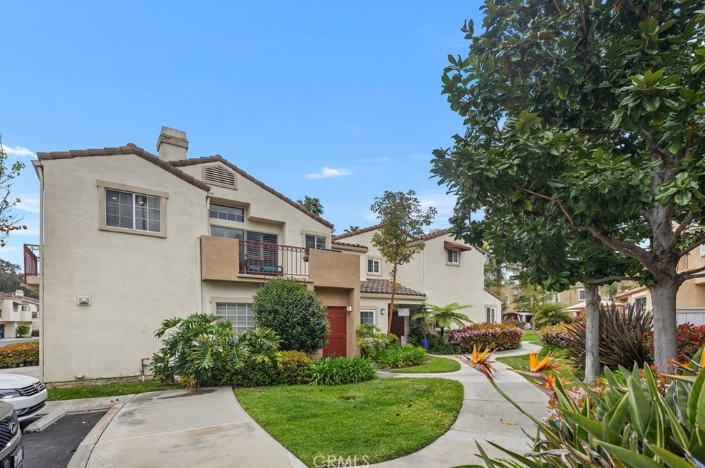 180 Chandon, Laguna Beach CA  92677-5735 exterior