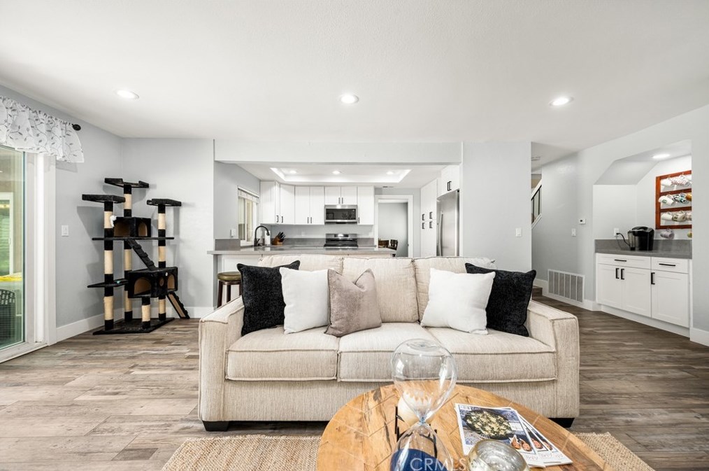 7400 Woodsboro Ave, Anaheim CA  92807-2428 exterior