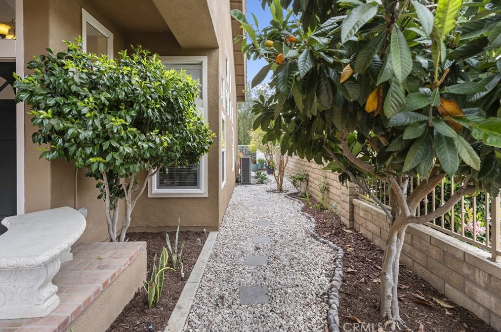 500 Laureltree Dr, Anaheim CA  92808-1626 exterior