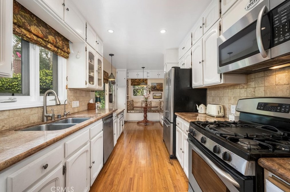 11614 Regent St, Los Angeles CA  90066-3322 exterior