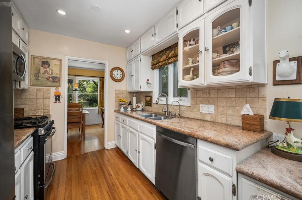 11614 Regent St, Los Angeles CA  90066-3322 exterior