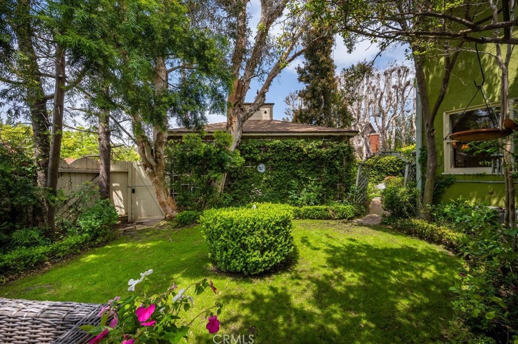11614 Regent St, Los Angeles CA  90066-3322 exterior