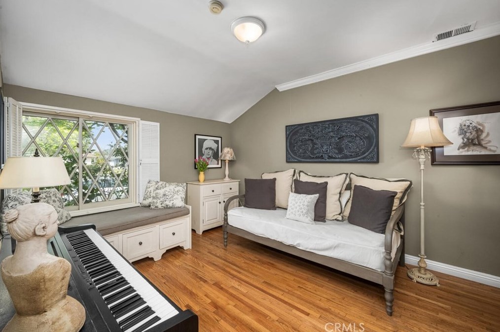11614 Regent St, Los Angeles CA  90066-3322 exterior