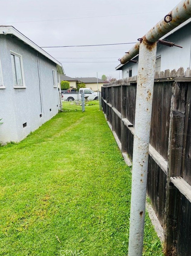 8757 Dunbar St, Bellflower CA 90706-4311 exterior