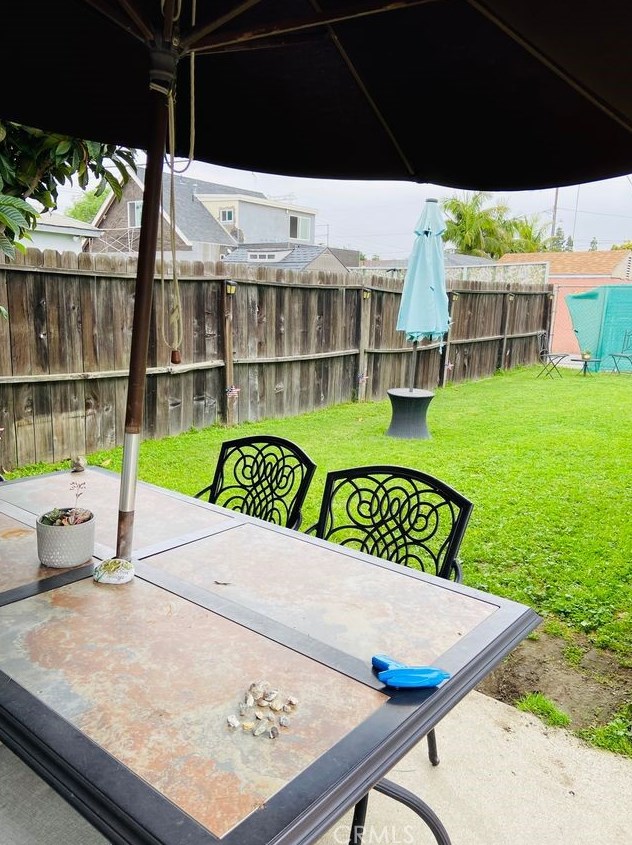 8757 Dunbar St, Bellflower CA 90706-4311 exterior