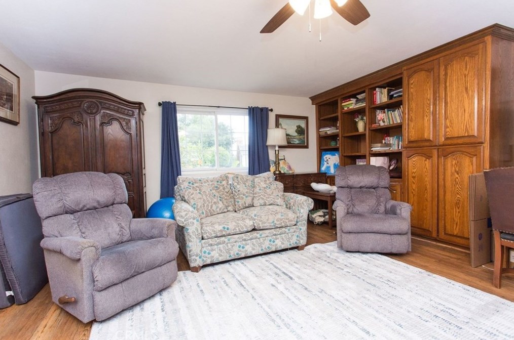 1101 Fern Dr, Fullerton CA 92833-2361 exterior