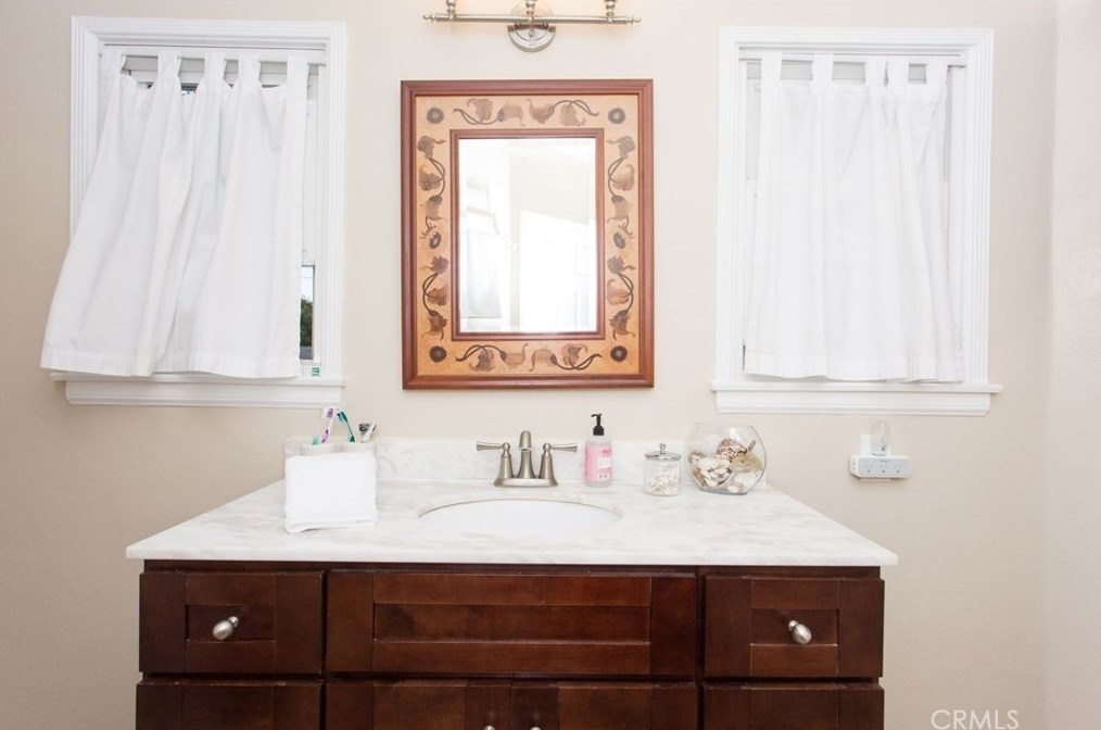 1101 Fern Dr, Fullerton CA 92833-2361 exterior