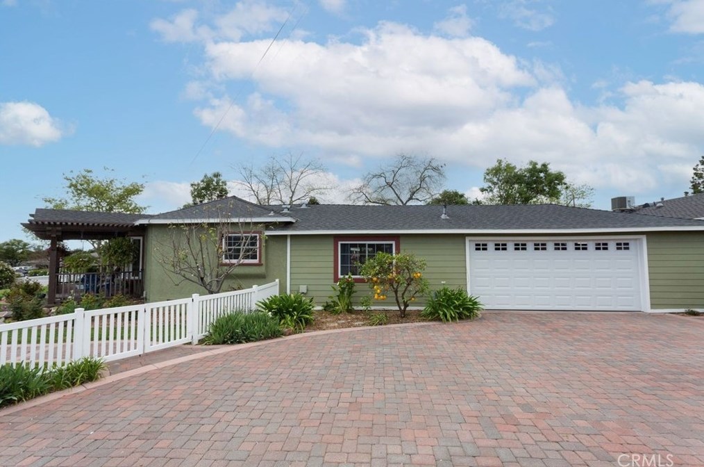 1101 Fern Dr, Fullerton CA 92833-2361 exterior