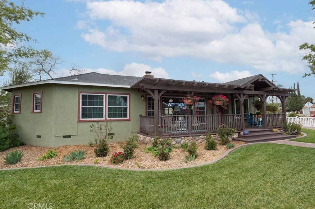 1101 Fern Dr, Fullerton CA 92833-2361 exterior