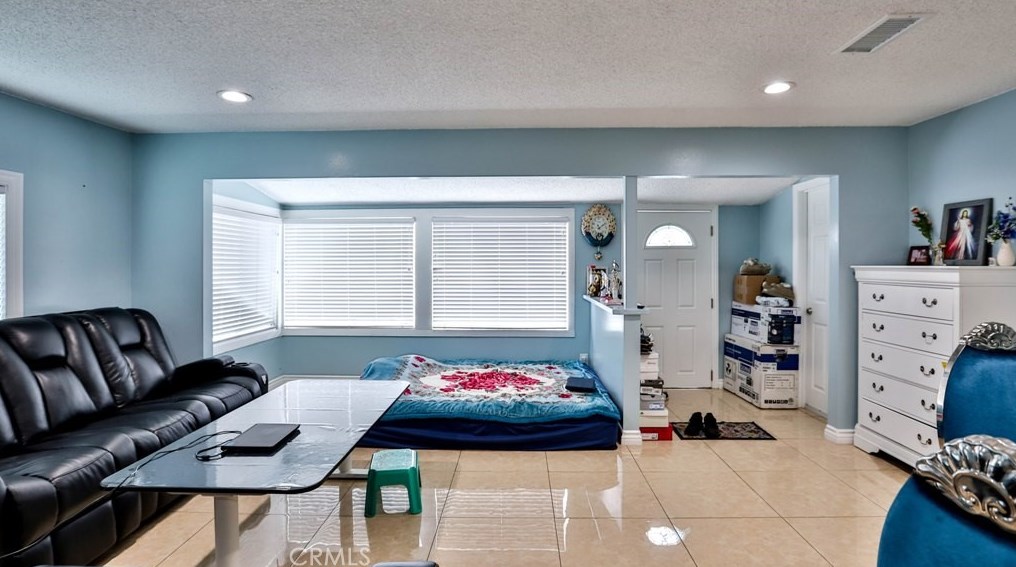 10122 Larson Ave, Garden Grove CA  92843-1037 exterior