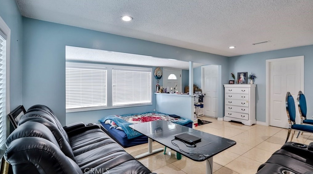 10122 Larson Ave, Garden Grove CA  92843-1037 exterior