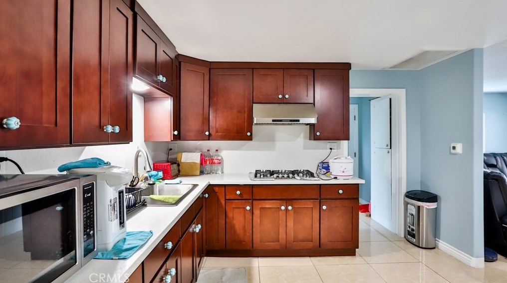 10122 Larson Ave, Garden Grove CA  92843-1037 exterior