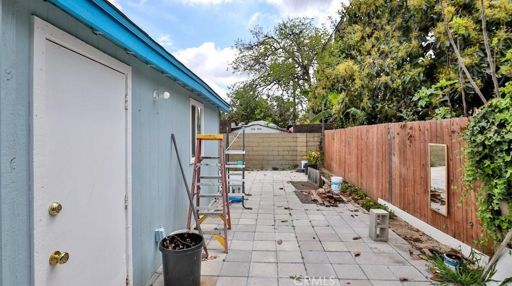 10122 Larson Ave, Garden Grove CA  92843-1037 exterior