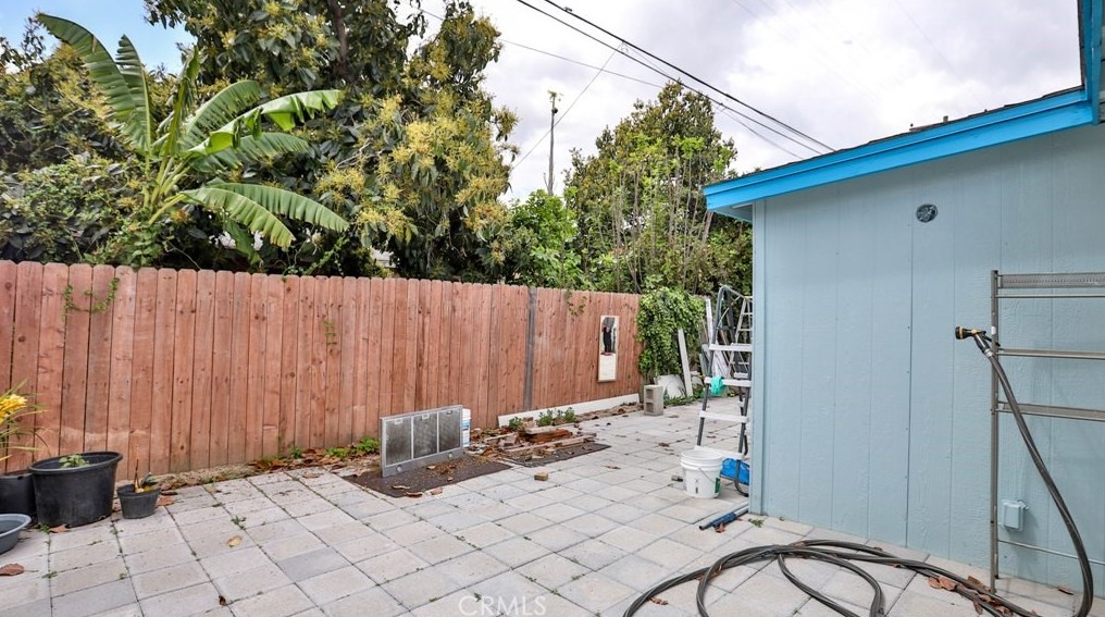 10122 Larson Ave, Garden Grove CA  92843-1037 exterior