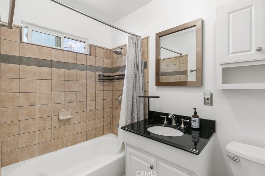 5737 Rocket St, Lakewood CA  90713-1077 exterior