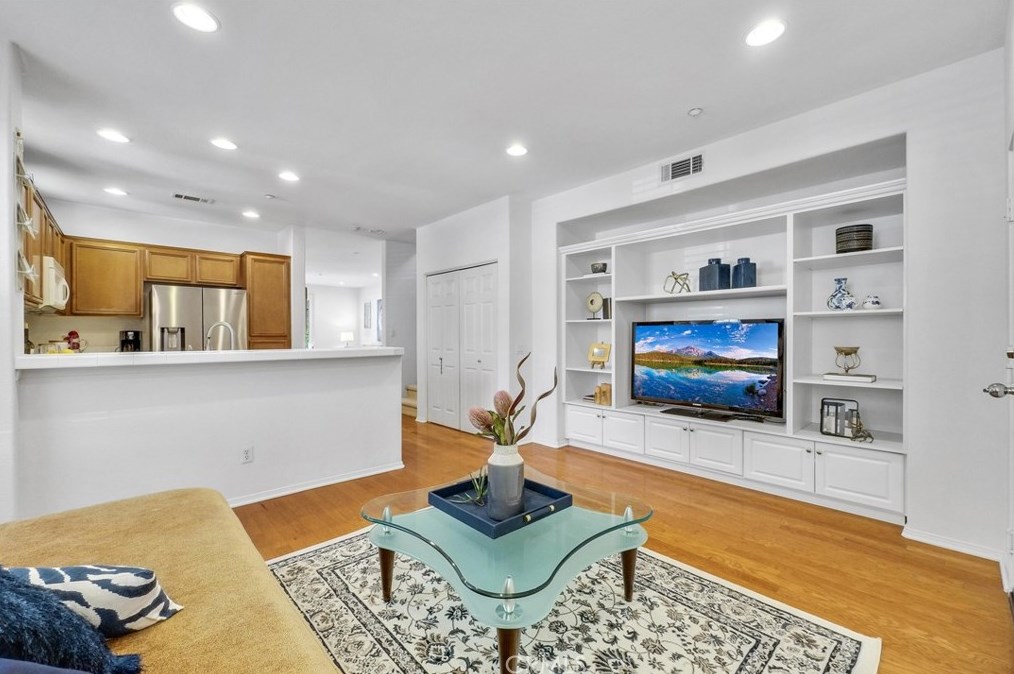 1372 Mc Fadden Dr, Fullerton CA  92833-5604 exterior