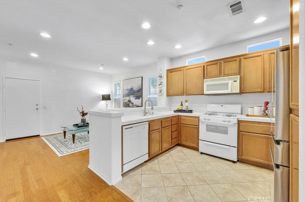 1372 Mc Fadden Dr, Fullerton CA  92833-5604 exterior