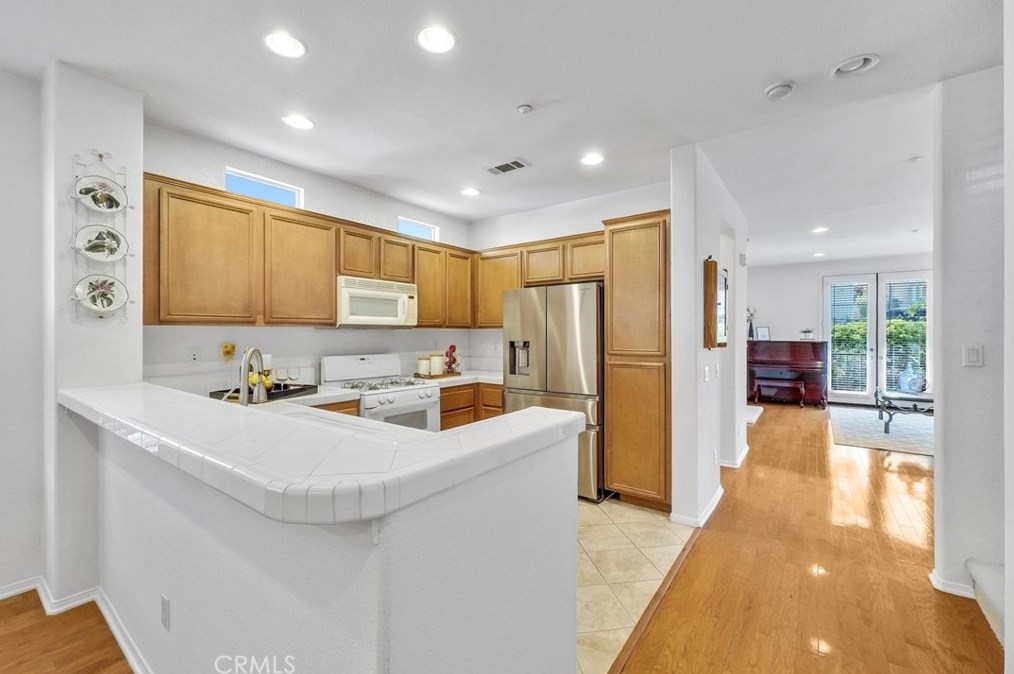 1372 Mc Fadden Dr, Fullerton CA  92833-5604 exterior