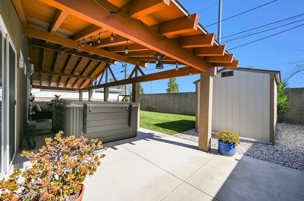 6766 San Benito Way, Buena Park CA  90620-3742 exterior