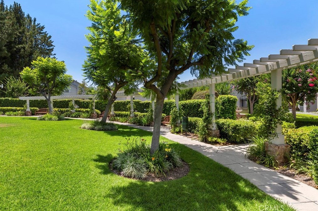 337 Honeysuckle Ln, Brea CA  92821-5035 exterior