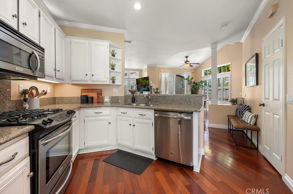 337 Honeysuckle Ln, Brea CA  92821-5035 exterior
